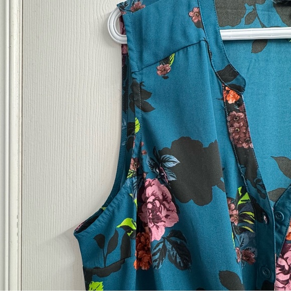 Torrid Teal Floral Women's Sleeveless Blouse - 2 - NWOT - Picture 5 of 8